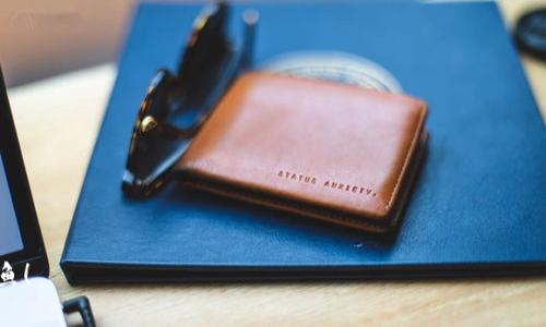   数字货币提现，银行的“侦探模式”开启吗？ / 
 guanjianci 数字货币, 提现, 银行, 监管 /guanjianci 

引言：数字货币的风起云涌
随着区块链技艺的发展，数字货币似乎已成为了一种新兴的流行趋势，像春风一样迅速席卷整个世界。虽然这股潮流来自于虚拟世界，但其影响力却真真实实地渗透到了我们的生活中，甚至是我们的银行账户。然而，伴随着这份新潮的兴奋，很多用户心中不可避免地涌起了一阵小烦恼：数字货币提现，银行会查吗？

悬念的开端：小心翼翼的提现之旅
想象一下，您正在一家咖啡店里，喝着香浓的咖啡，面前摆着一台电脑。您决定将存放在数字钱包里的收益提现到银行账户。这一举动，不禁让人心中涌起一阵忐忑。提到银行，各种合规性与监管条款都仿佛化身成了督军，守卫着大门。于是，传说中的“银行侦探模式”悄然开启。

数字货币的“监管风暴”
在很多国家，监管机构针对数字货币的政策日益严格。以中国为例，相关部门在持续发布对数字货币交易与提现的监管政策。这意味着，数字货币的提现过程可能会经过千重磅的审核。想象一下，在数字货币的森林中，有许多“隐形的守卫”，他们专注 “查水表”——查看资金来源、用途等。这无怪乎使得一些偶尔提现的用户陷入“空想世界”：提现会被查吗？会不会被怀疑是洗钱？

银行的合规性与反洗钱措施
在此过程中，银行自然是大大的嚯嚯出场。其实，银行在进行数字货币的提现时，会依据一整套合规规则，确保每一笔资金都清澈见底，毫无瑕疵。这就好比一位严谨的探险家，在进入未知的领域之前，必定要对每一条路径进行详细的勘察。银行会审核您的提现证明，权衡这笔资金的合法性，从而决定是否允许提现。

如何让数字货币提现更“顺滑”
那么，作为一个聪明的用户，您该如何提前“备战”，以确保自己的提现过程顺利？首先，留存好每一笔交易的记录，如同画一幅详细的地图。这不仅是为自己留下依靠，也是为了在疑虑出现时，有足够的依据来解释资金来源。其次，选择那些对数字货币友好的银行也是一个明智的决定。一些追逐潮流的金融机构可能已经建立了数字货币的服务体系，看似一片广阔的疆域，给您的提现带来便利。

引发的争议：数字货币到底是一场经济的变革，还是泡沫的幻觉？
诚然，数字货币的魅力难以抵挡。其背后既有技术的革新，又有用户的热情。想起许多故事，一位朋友投资了比特币，原本一脸的迷茫，没想到短短几周竟然就挣得了几千元，乐得像个小孩子。然而，随之而来的，投资风险也不可避免。若是操作不当，风险在所难免。数字货币的“奇迹”背后，更像是一把双刃剑，小心使用方显真本事。

总结：保持警觉，财务理智出击
纵观整个数字货币的提现过程无疑是充满挑战的，但正如那句老话，“大海捞针未必无湿”，在科学合理的规划之下，我们会发现，数字货币的世界也是充满机会的。保持卡位、警觉的心态，更加理智地看待每一笔财务投资，这将助您在这场潜藏未知的旅程中，走得更稳更远。

附录：“小心驶得万年船”
最后，给所有准备投资数字货币的朋友们一个友好的提醒：“小心驶得万年船”。正如捞金的渔夫总要注意潮汐与天气变化，作为投资者，同样要关注政策风向与市场变化。愿大家在数字货币的世界里，轻松应对，驾驭稳健，乘风破浪！

FAQ：关于数字货币提现的疑问解答
为了更全面地解答大家心中的疑惑，下面我将列出一些关于数字货币提现的常见问题：br
1. **数字货币提现的时间通常需要多久？**br
   答：通常情况下，提现到银行账户的时间会依不同的银行而有所不同，从几分钟到几天不等。
brbr
2. **如果我的提现被拒绝，我该怎么做？**br
   答：可联系银行客户服务，了解拒绝的原因，通常是由于提交的资金来源不明或不符合合规要求。
brbr
3. **在提现时，数字货币需要交税吗？**br
   答：这根据不同国家的税收政策而有所不同，一些国家对数字货币的交易与提现会征收资本利得税，请务必咨询专业税务顾问。


在数字货币的这个万象纷呈的舞台上，保持理智，谨慎操作，定能在这场较量中走出属于自己的精彩篇章。愿每一个数字货币的投资者都能在这海洋中捕捉到属于自己的金鱼！